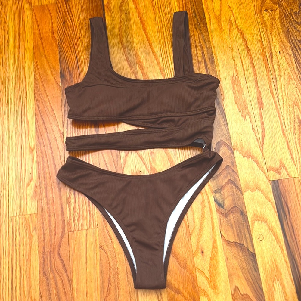 brown bikini with extra mid strap